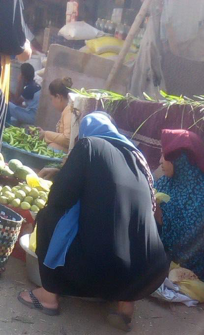 صفحات “تصوير السيدات خلسة” على فيسبوك تحت طائلة القانون